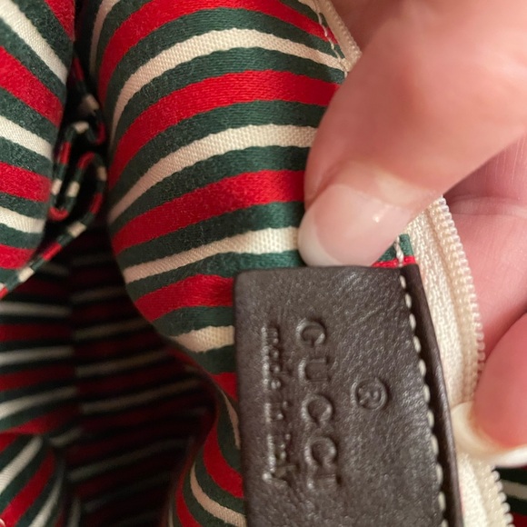 Gucci Beige and Brown Signature shoulder bag , original - Picture 13 of 16